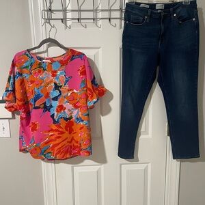Women's Dark Blue Jeans and large bright top